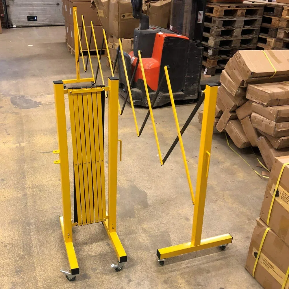 Valla de seguridad de 3,6 m, para exteriores, flexible, móvil, expandible, con ruedas, para escuelas, fábricas de hospitales, color negro y amarillo