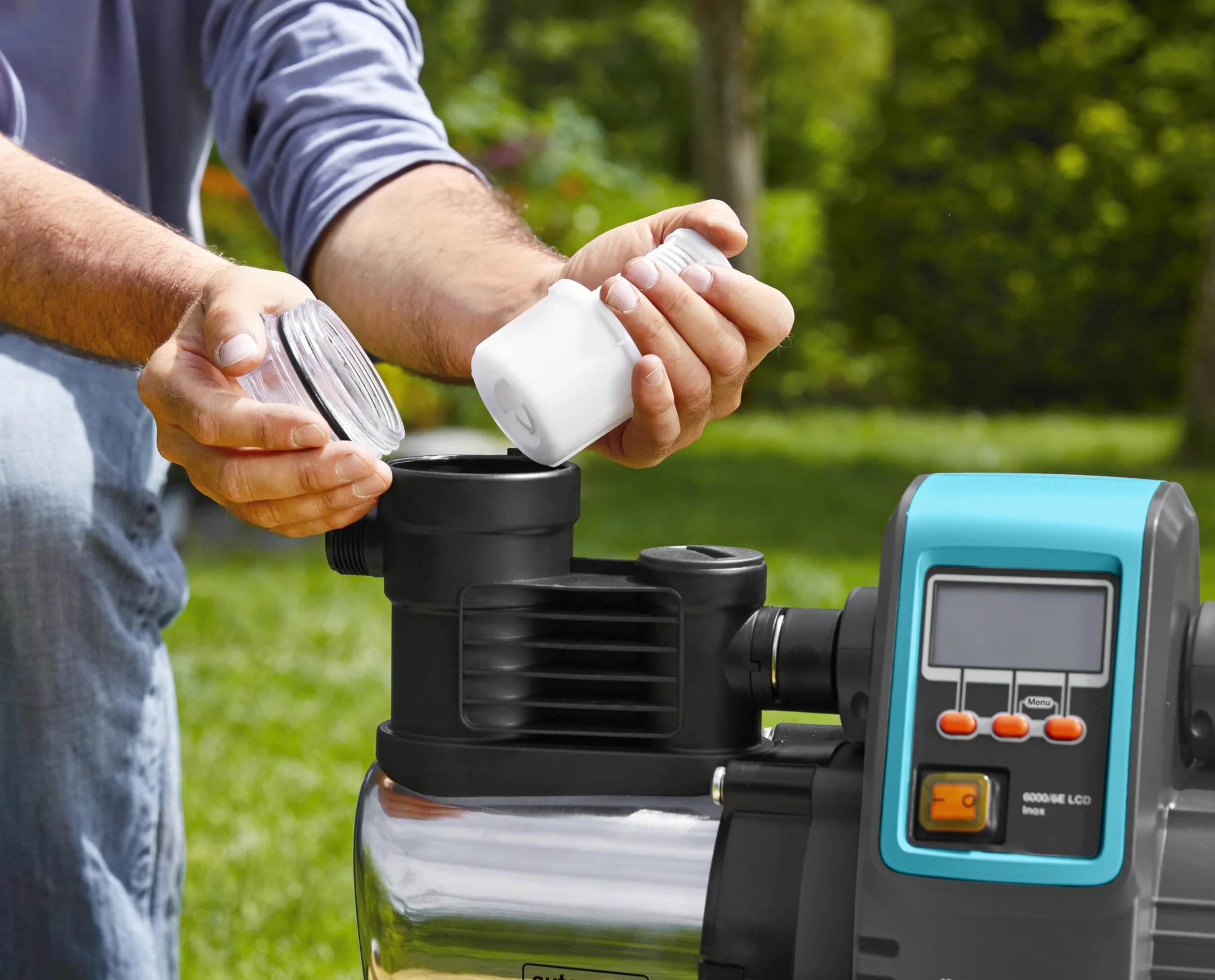 Gardena - Grupo a presión electrónico 6000/6E LCD Inox Premium: bomba doméstica con caudal de 6000 l/h, motor 1300 W, pantalla LCD, carcasa de la bomba de acero inoxidable (1760-20)