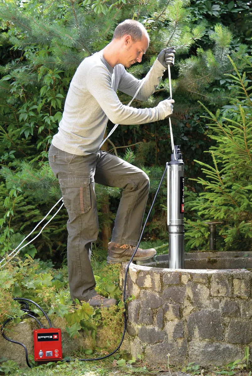 Einhell Bomba de pozo profundo GC-DW 1300 N (1300 W, 5.000 l/h de caudal máximo, 20 m de inmersión máxima, carcasa de acero inoxidable, rejilla de acero inoxidable, incl. 22 m de cable de drenaje)